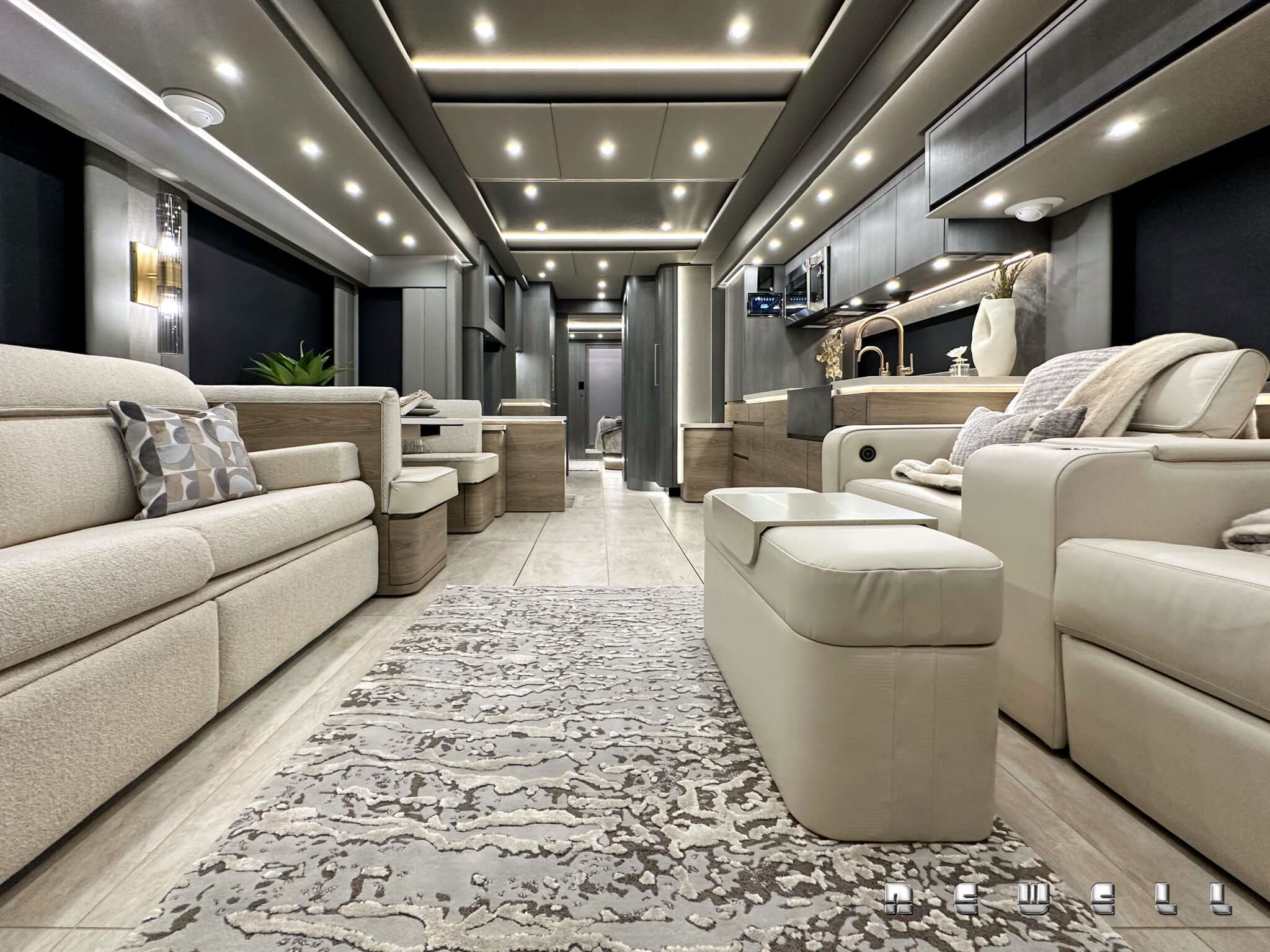 Top Luxury Motorcoach Design Trends in 2025