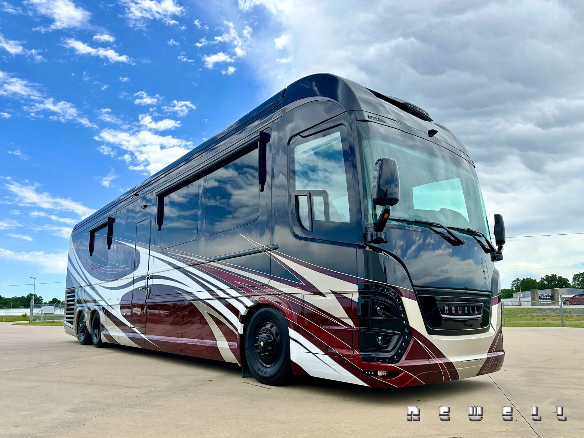 Newell Coach 1808